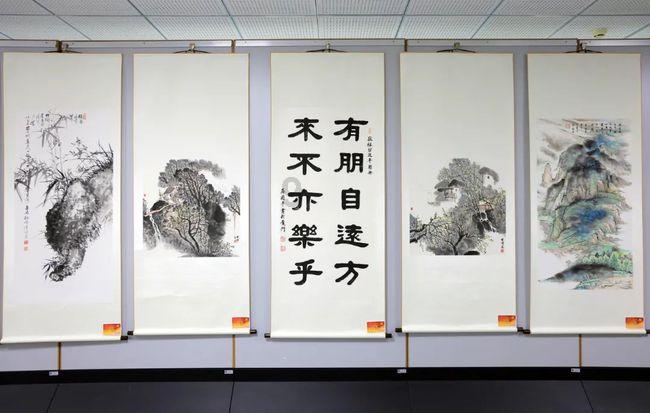 今世人震撼30多年的老山插旗照，被质疑作假，真相到底是什么？